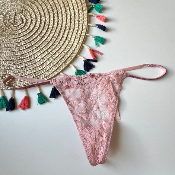 Victoria's Secret Twinkle Strap Lace V-String Panty Chalk Rose Medium NEW - Picture 1 of 7